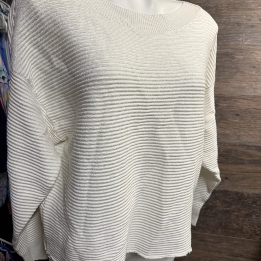 Aerie Off-White Ribbed Crew‎ Neck Sweater